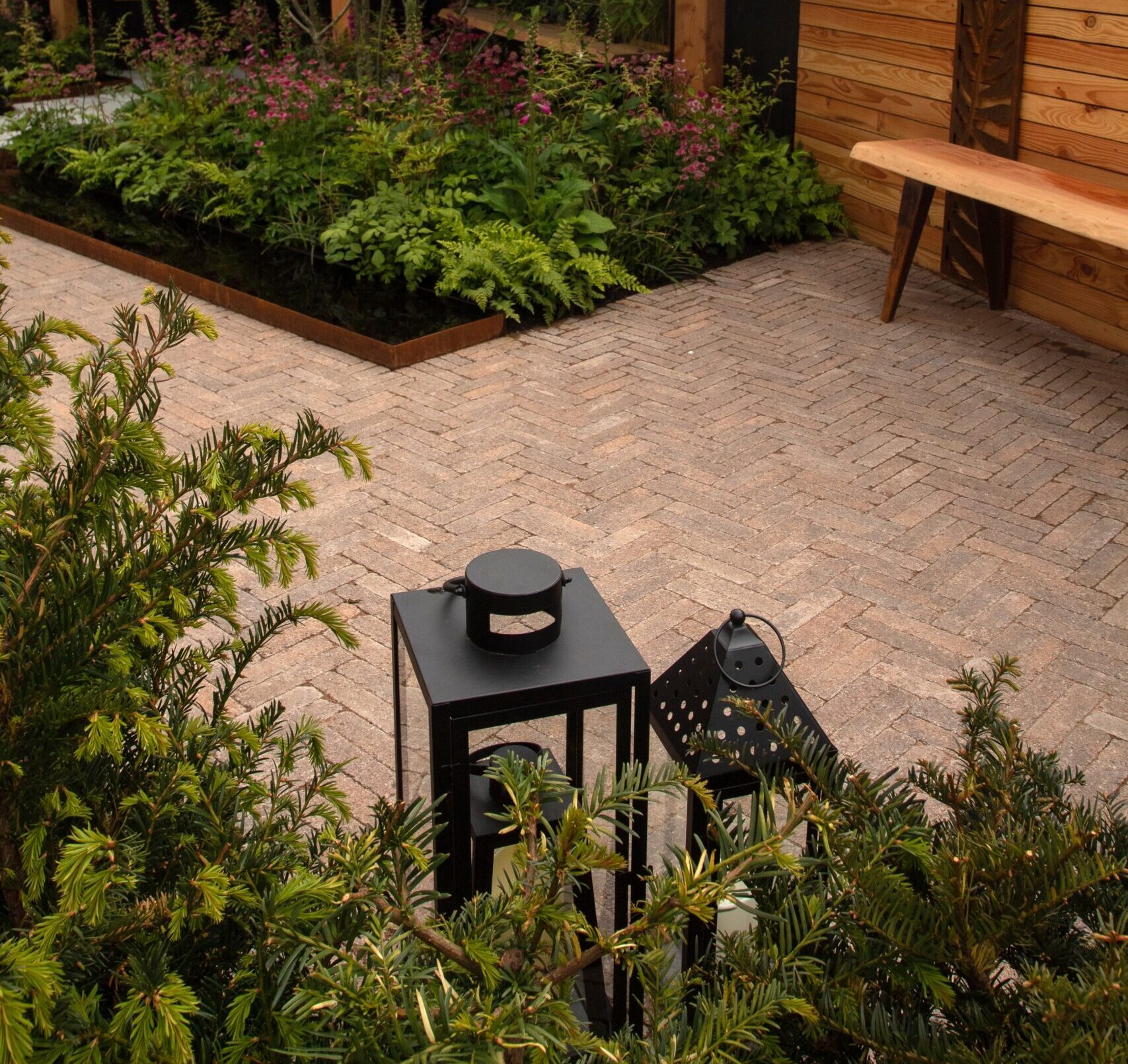 7EE42D61-C7C0-48E0-A7CC-8C5504FDD2A6