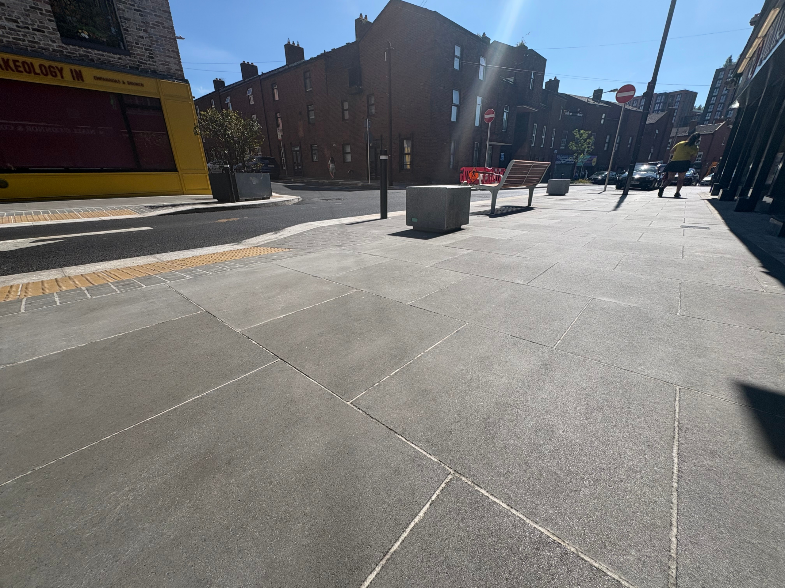 meath st classic flag, streetscape 3