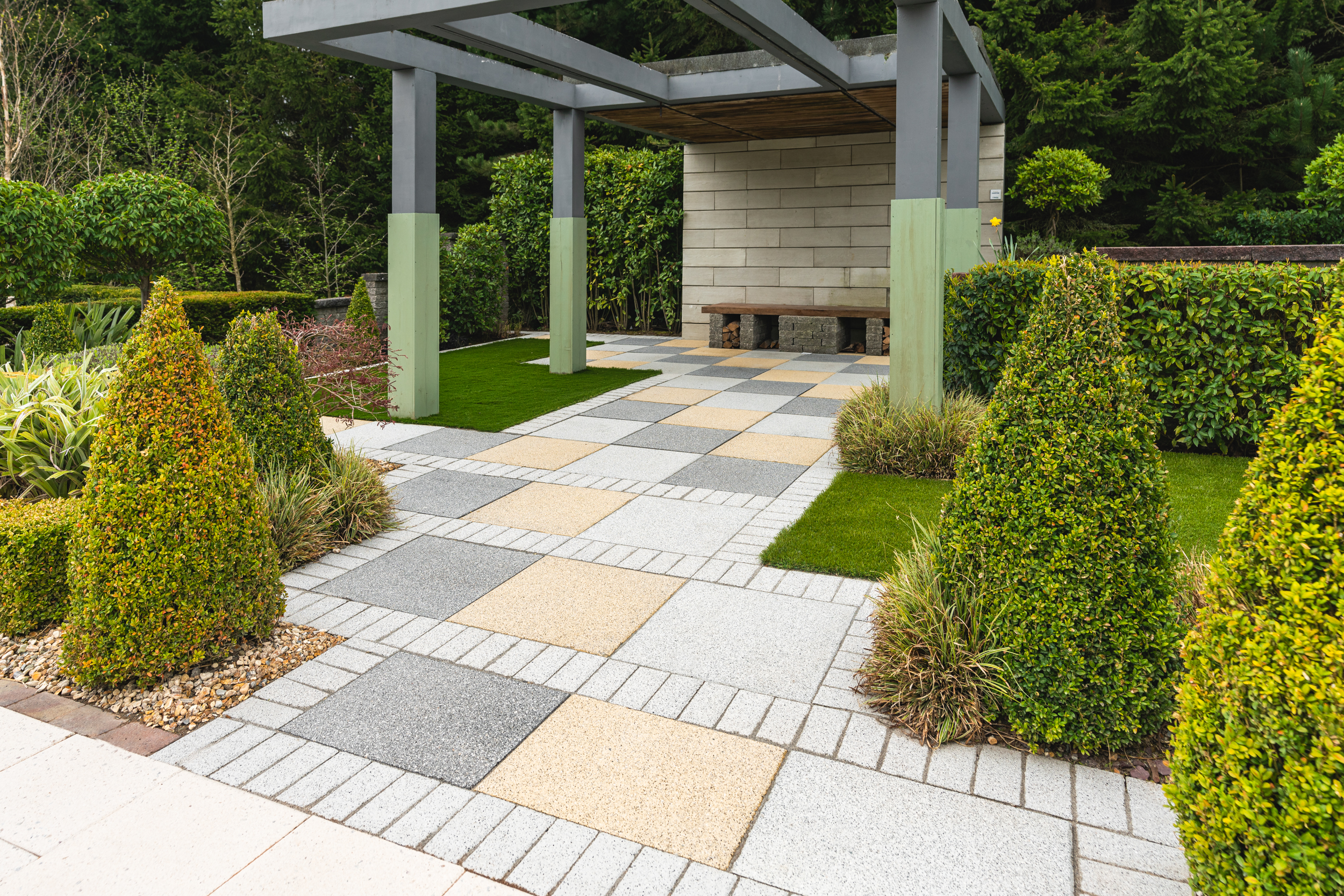 Shelbourne Flags in Silver, Black & Buff Granite