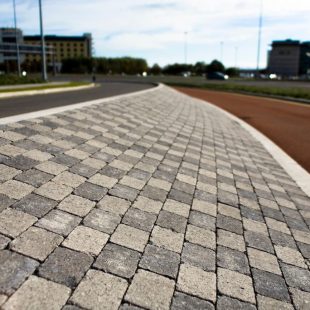 Dublin_Airport_Newgrange-_Newgrange-_Silver_-Black_Granite_paving_flags-2