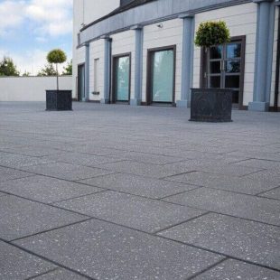 Johnstown-Estate-Spa-Entrance-Right-Side